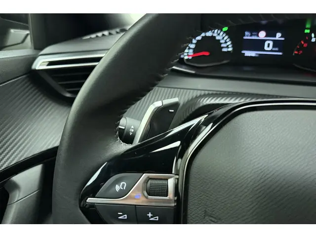 Peugeot 2008 1.2T Allure 130pk Automaat 2023 Benzine 21