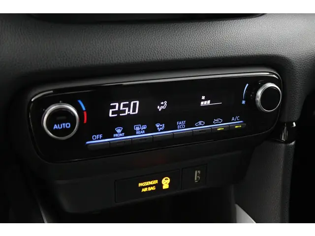 Toyota Yaris 1.5 Hybrid Dynamic 2023 Hybride Benzine 7