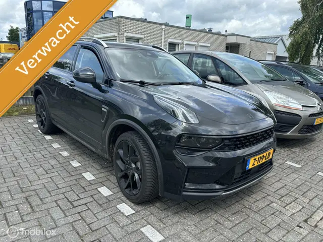 Lynk & Co 01