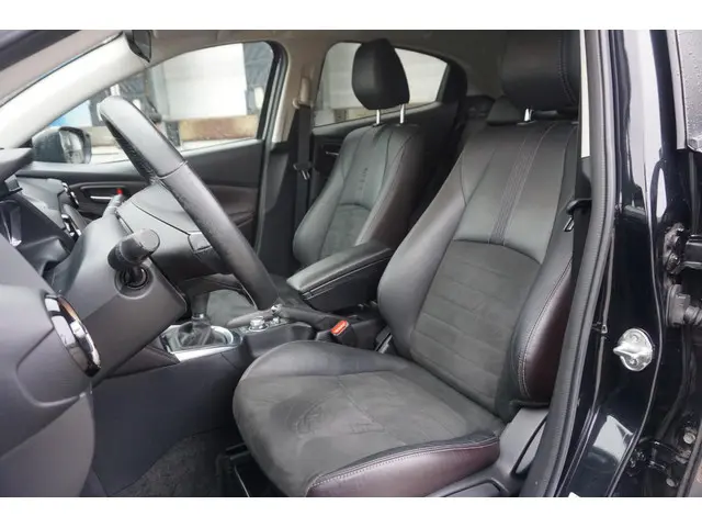 Mazda 2 1.5 Skyactiv-G GT-M 2019 Benzine 3