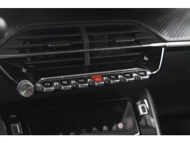 Peugeot 2008 PureTech 130 Allure Pack 2020 Benzine 45