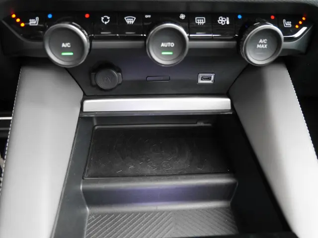 Citroën C5 X 1.6 180PK PureTech Shine 2022 Benzine 38