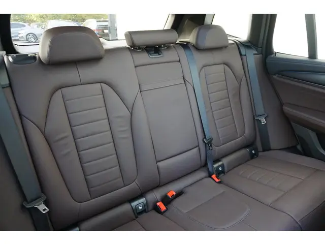 BMW iX3 80 kWh 2023 Elektrisch 10