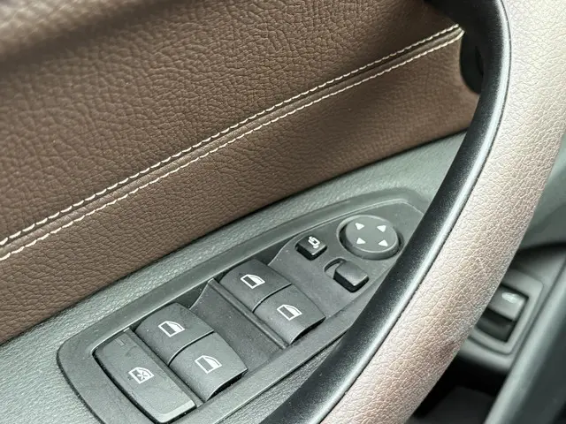 BMW X1 xDrive25e High Executive 2021 Hybride Benzine 21