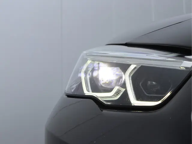 BMW 2 Serie Gran Coupé 218i High Executive 2020 Benzine 8