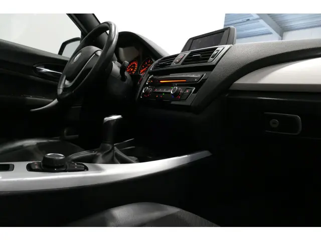 BMW 2 Serie Cabrio 218i Essential 2015 Benzine 28
