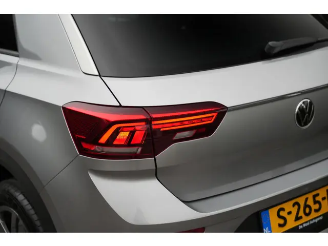 Volkswagen T-Roc 1.0 TSI Life 2023 Benzine 12