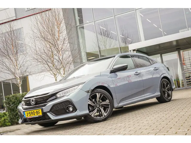 Honda Civic 1.0i VTEC EXECUTIVE 2020 Benzine 24