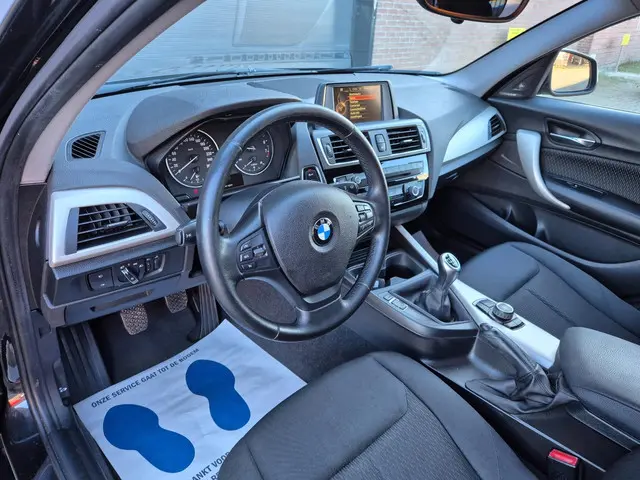 BMW 1 Serie 118i Sport H/K Stoelverw 18inch 2015 Benzine 3