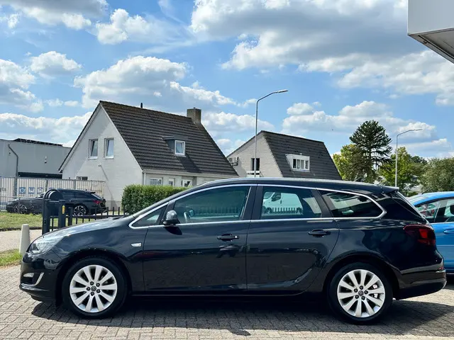 Opel Astra Sports Tourer 1.4 Turbo Cosmo 2014 Benzine 5