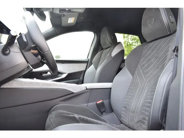 Peugeot 3008 Hybrid 136 EAT6 GT 2024 Hybride Benzine 21
