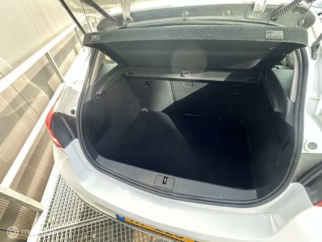 Opel Astra 1.6 Business+ 2015 Benzine 5