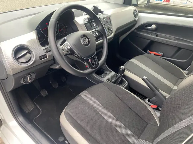 Volkswagen up! 1.0 BMT high up! 2019 Benzine 8