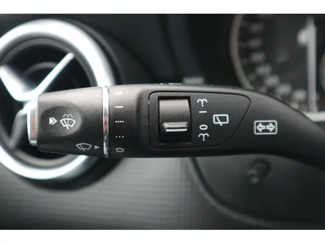 Mercedes-Benz A-Klasse 180 Ambition 2015 Benzine 27