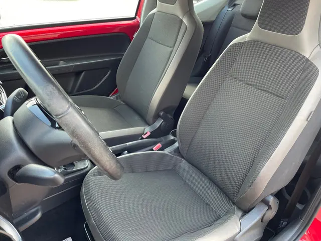 Volkswagen up! 1.0 high up! BlueMotion 2012 Benzine 15