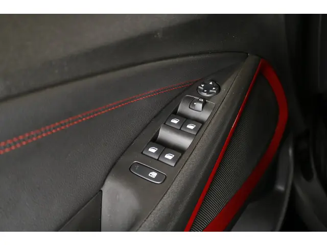 Opel Crossland 1.2 Turbo GS Line 2023 Benzine 9