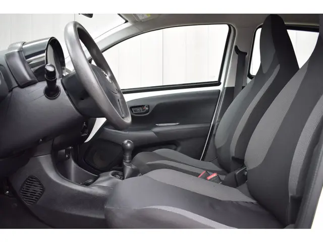 Toyota Aygo 1.0 VVT-i 5Drs X-Now 2016 Benzine 7