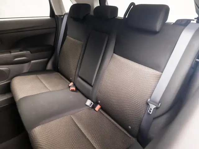 Mitsubishi ASX 1.6 Intense Sport 2013 Benzine 15