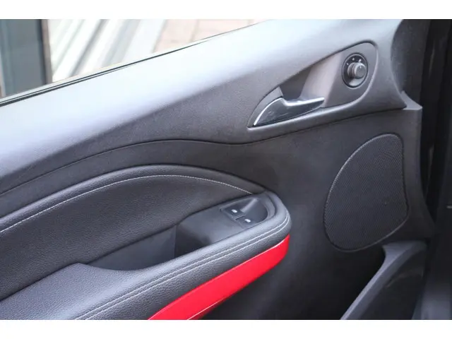 Opel ADAM 1.2 Sport 2015 Benzine 13