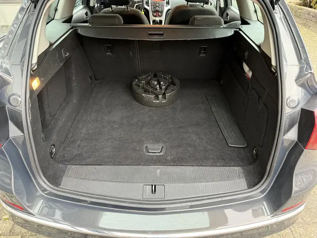 Opel Astra Sports Tourer 1.4 Turbo Cosmo 2014 Benzine 15