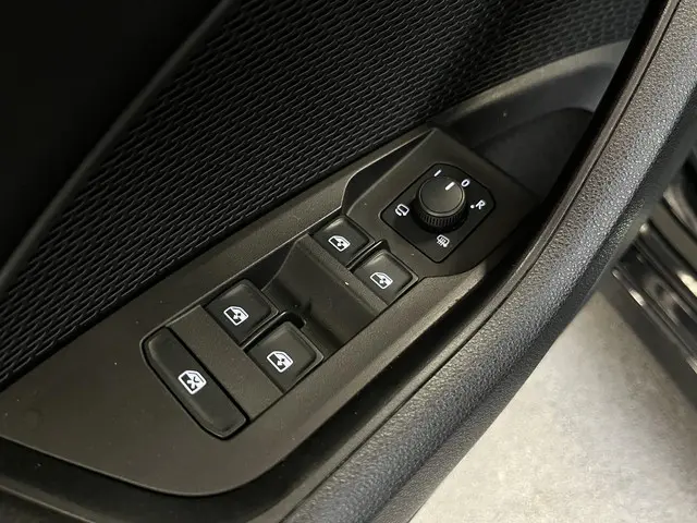 Škoda Octavia 1.0 e-TSI Sport Business 2022 Benzine 31