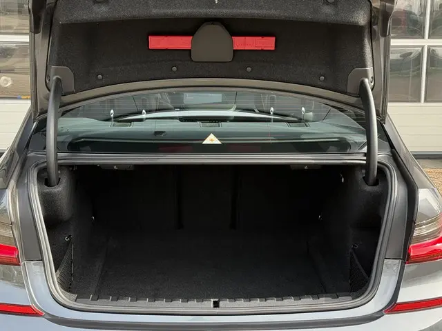 BMW 3 Serie 320i 2021 Benzine 17