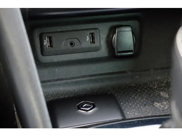 Renault Mégane Estate 1.3 TCe Limited 2018 Benzine 25