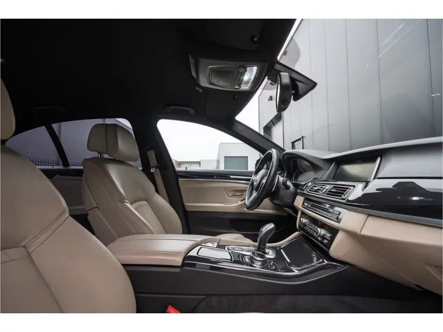 BMW 5 Serie 528i High Executive | 2013 Benzine 15