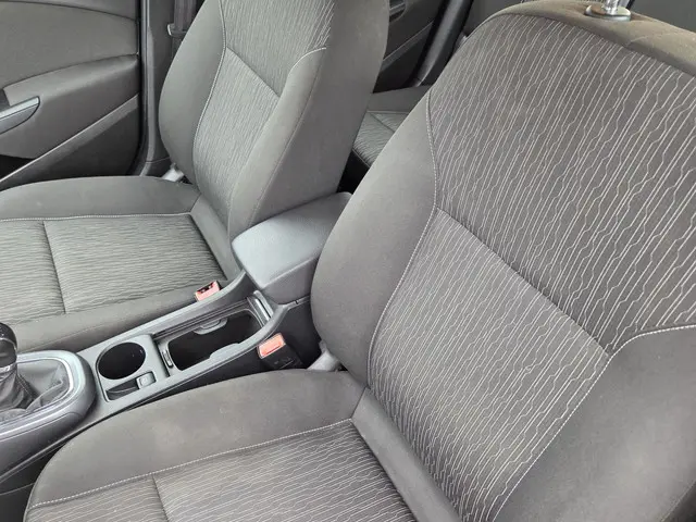 Opel Astra 1.4 Turbo NIEUW DISTRUB KETTING 2015 Benzine 23