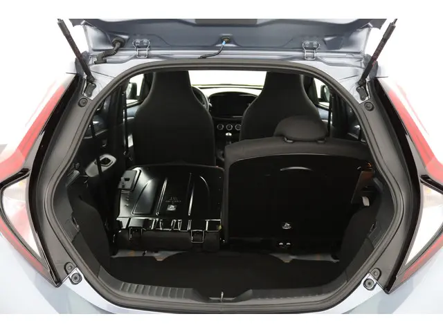 Toyota Aygo X 1.0 VVT-i MT Play 2024 Benzine 24