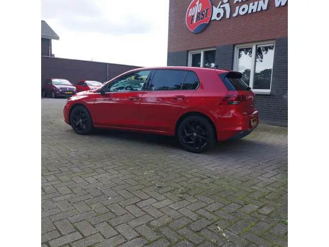 Volkswagen Golf 1.5 TSI Life Business 2022 Benzine 4
