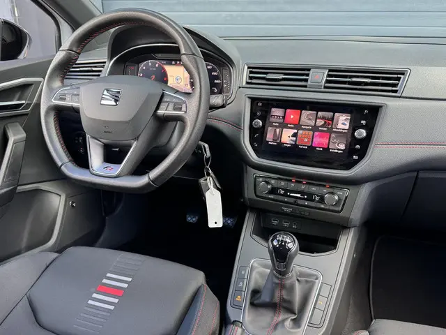 SEAT Ibiza 1.0 TSI FR BUSINESS INTENSE 2020 Benzine 5