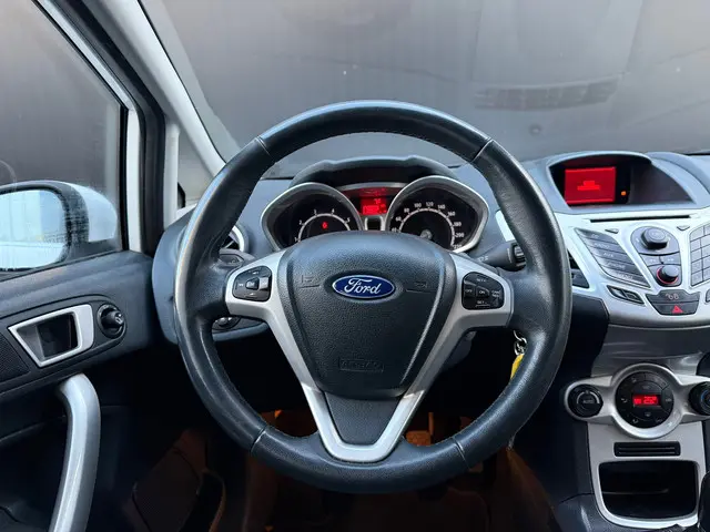 Ford Fiesta 1.25 Titanium 2013 Benzine 25