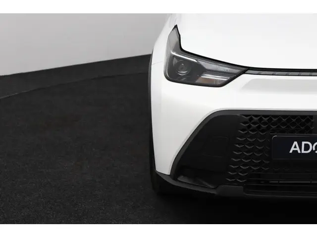 Toyota Aygo X Hybrid 115 play 2025 Hybride Benzine 35