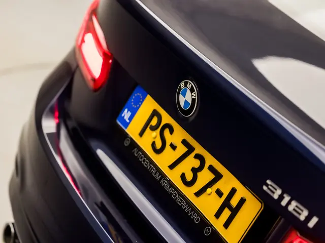 BMW 3 Serie 318i Executive Sportline 2017 Benzine 28