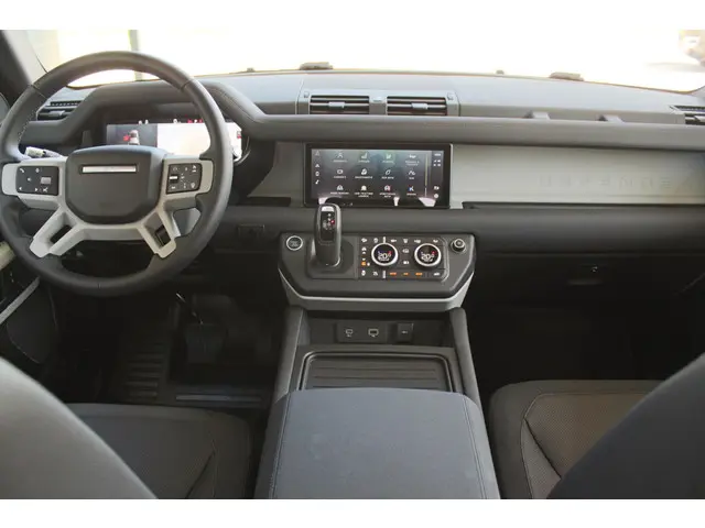 Land Rover Defender D240 110 S 7 Seater 2020 Diesel 21