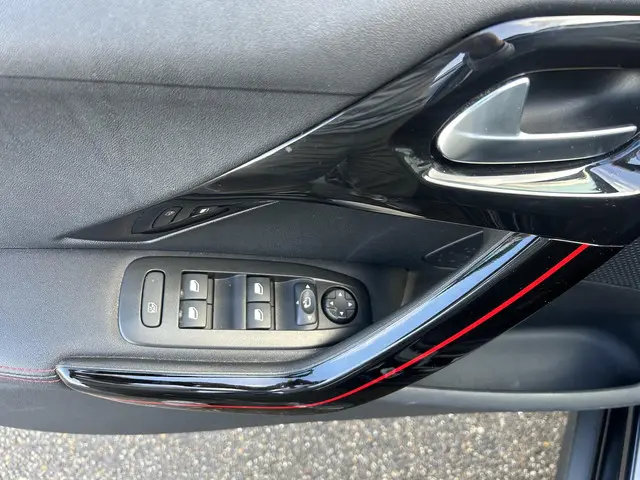 Peugeot 2008 1.2 PureTech GT-Line 2019 Benzine 8