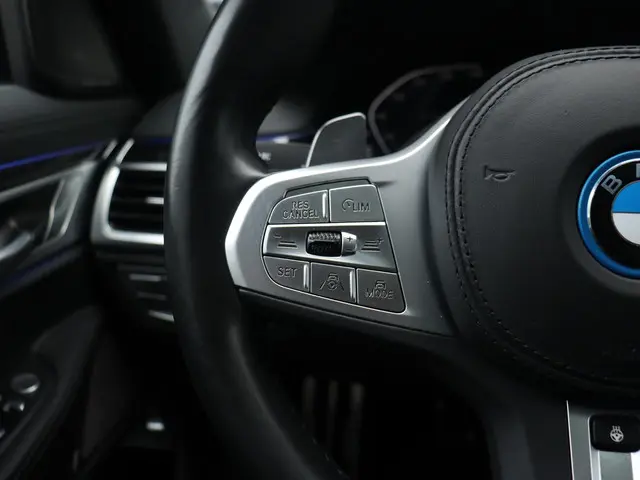 BMW 7 Serie 745e 2022 Hybride Benzine 25