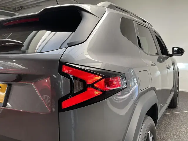 Dacia Duster 1.6 Hybrid 140 Extreme 2024 Hybride Benzine 18