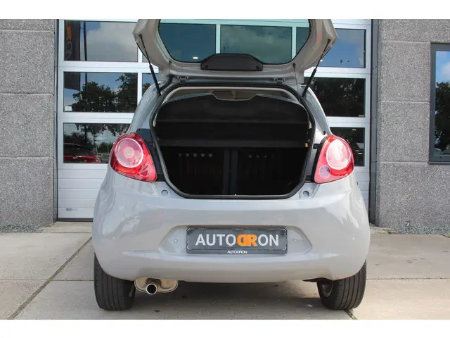 Ford Ka 1.2 Titanium X Pack / Chrome Pack 2015 Benzine 32