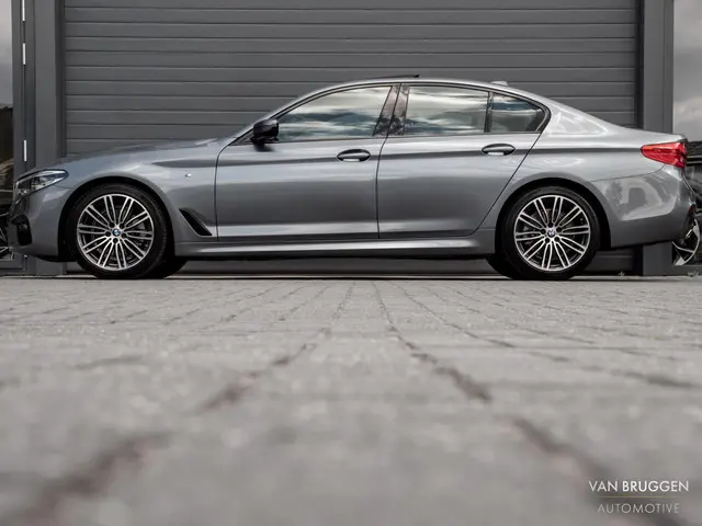 BMW 5 Serie 520i High Executive M-Sport 2019 Benzine 10