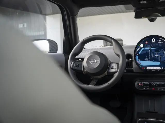 MINI 5-Deurs C 2025 Benzine 24