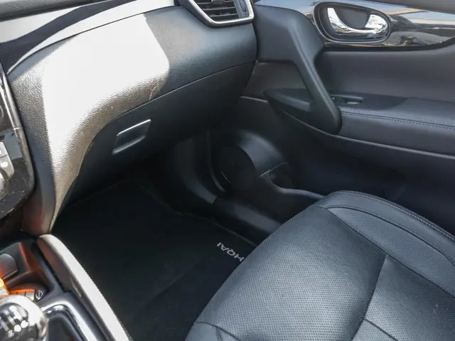 Nissan QASHQAI 1.6 Connect Edition 2015 Benzine 31