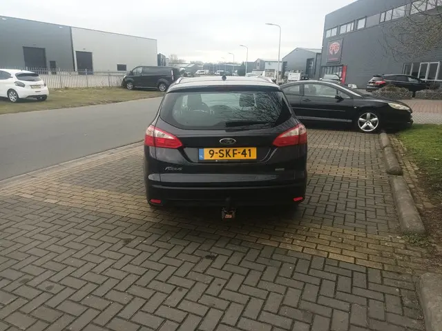 Ford Focus Wagon 1.0 EcoBoost Titanium 2013 Benzine 4