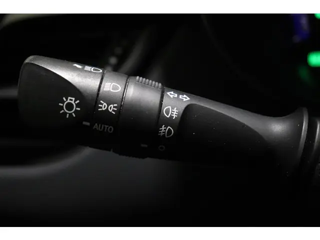 Toyota C-HR 1.8 Hybrid Style, 2019 Hybride Benzine 27