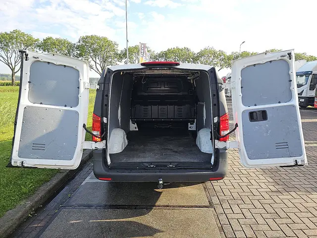 Mercedes-Benz Vito 109 2017 Diesel 12