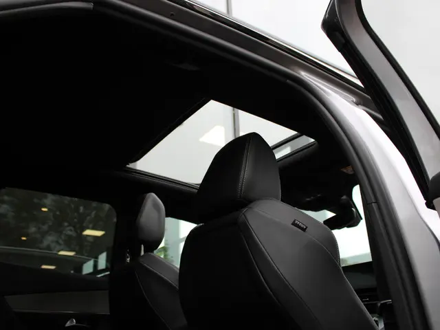 Peugeot 3008 1.6 HYbrid 225 GT 2022 Hybride Benzine 23