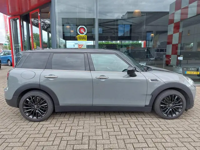 MINI Clubman 1.5 Cooper Business Edition 2019 Benzine 10