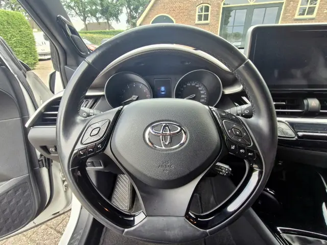 Toyota C-HR veel opties limited edition 2016 Benzine 35