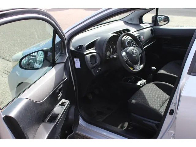Toyota Yaris 1.0 VVT-i Aspiration, Airco! 2013 Benzine 13